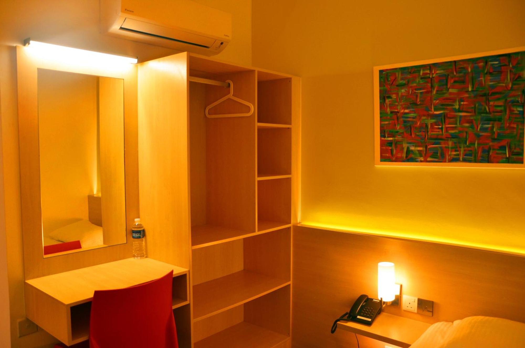 Hotel Jeti Tg Gemok Padang Endau Ngoại thất bức ảnh