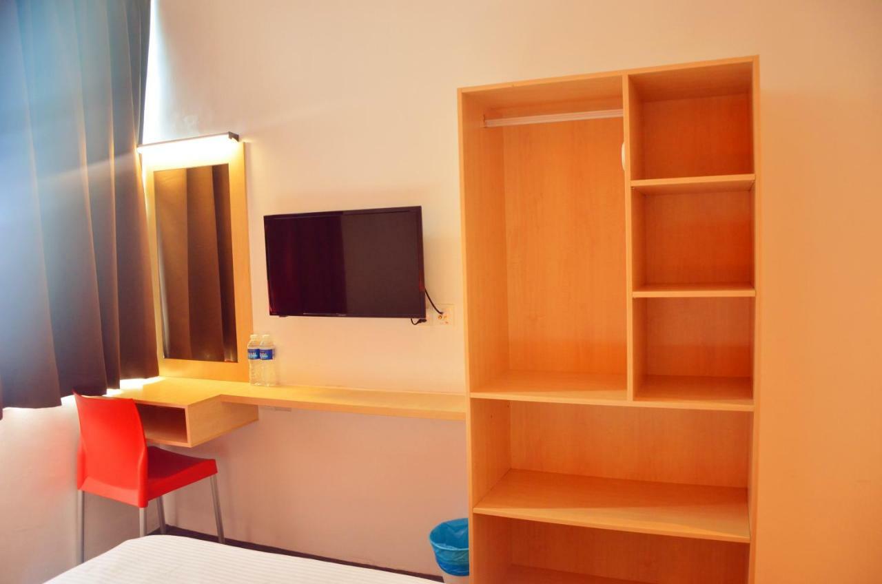 Hotel Jeti Tg Gemok Padang Endau Ngoại thất bức ảnh